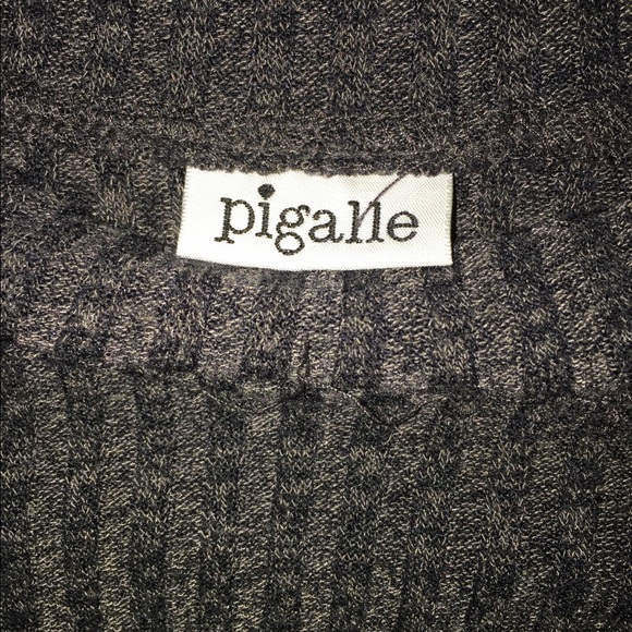 Ribbed Sweater With Buttons - Picture 4 of 4